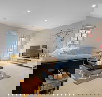 Gorgeous 4BR Home in Point Cook - Events Australia