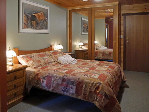 Acacia Hills Retreat - Accommodation Europe 3