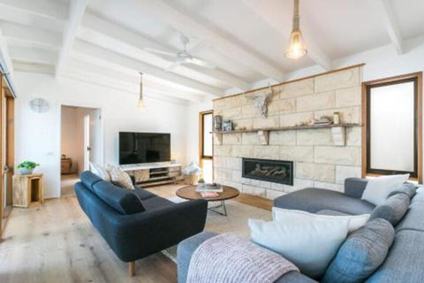 Sorrento Beauty With Sparkling Pool - Events Australia 4