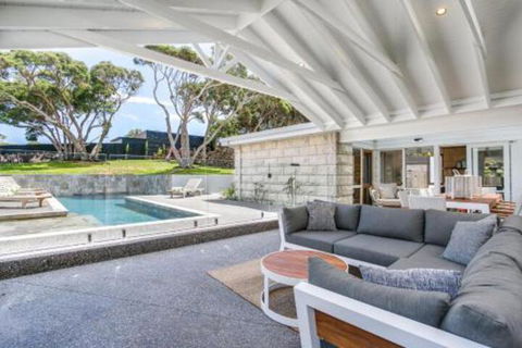 Sorrento Beauty With Sparkling Pool - Events Australia 2