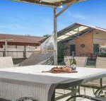 Cleveland Place walk to beach  shops - Events Australia