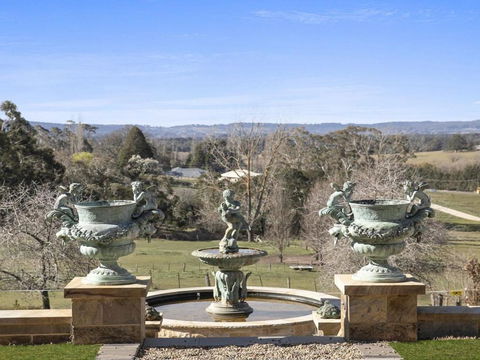 Kilburn Views As Far As The Eyes Can See - Tourism Bookings 3