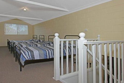 Ohio One Street Back From Beach Access - Events Australia 6