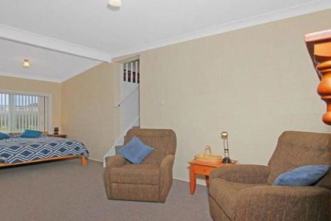 Ohio One Street Back From Beach Access - Events Australia 3