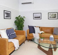 Ocean Mist Cottage across from pet friendly beach - Events Australia