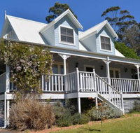 The Dolls House Charming 2 bedroom cottage just a short walk from the village - Events Australia