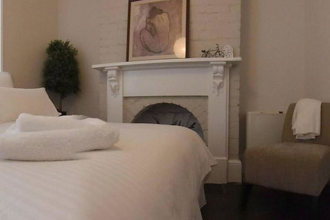 YSG The Edward Townhouses 155 & 157 Steps To Town - Tourism Bookings 4