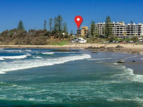 Perfectly Positioned Beachfront Apartment Unit 6 - Events Australia 6