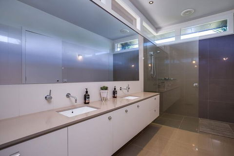 Kalina Retreat Tennis & Pool - Events Australia 3