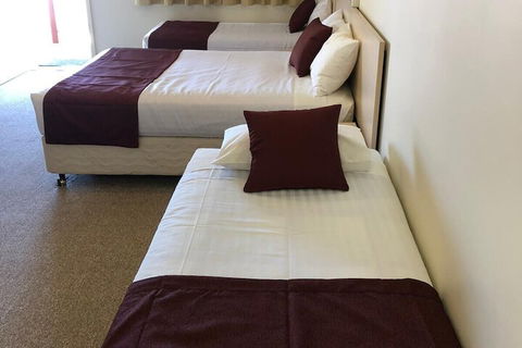 Overlander Motor Lodge - Events Australia 6