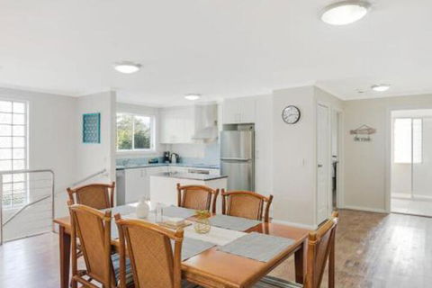 Luxury Boardwalk Apartment Unit 7 - Events Australia 6