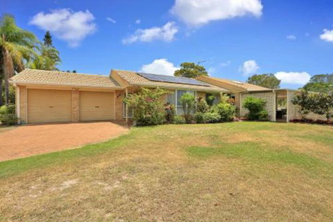 Hook Wine & Sinker Hervey Bay - Events Australia 5