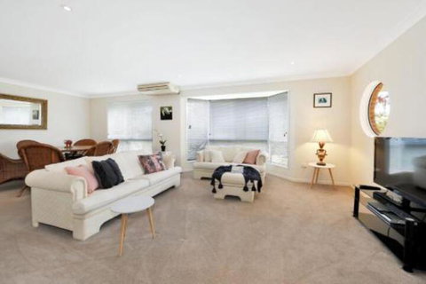 Hook Wine & Sinker Hervey Bay - Events Australia 4