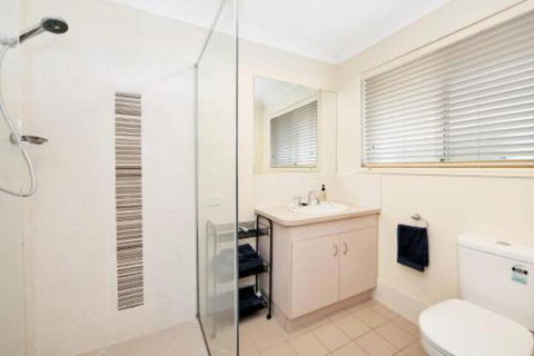 Hook Wine & Sinker Hervey Bay - Events Australia 7