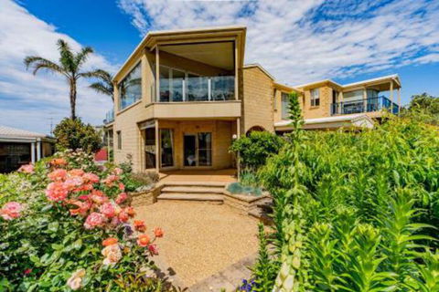 VIEWS FOREVER INVERLOCH - Events Australia 5