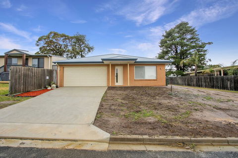 V & V Family Dream Away - Events Australia 1