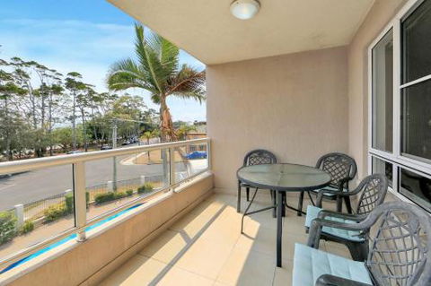 Bikinis & Martinis At Points North - Accommodation Europe 2