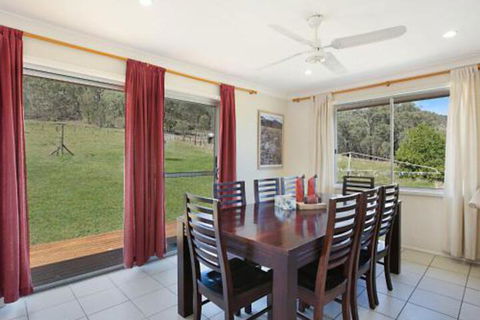 Rosa Estate In Broke Two 3br House In Walking Distance To Cellar Doors - Tourism Bookings 2