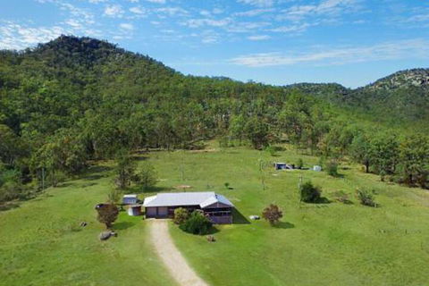 Rosa Estate In Broke Two 3br House In Walking Distance To Cellar Doors - Tourism Bookings 7