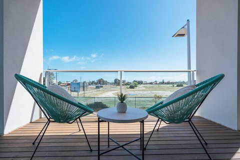 The Cove At New Port Pool Spa Sauna Gym & More - Events Australia 5