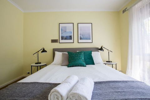Spacious Comfortable Home In Wheelers Hill+pool - Accommodation Europe 1