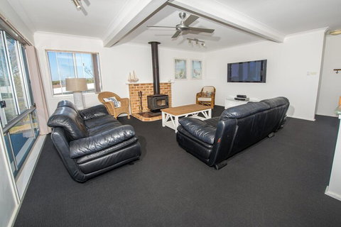 Fingal Bay Beach House 32 Lentara Street - Events Australia 5