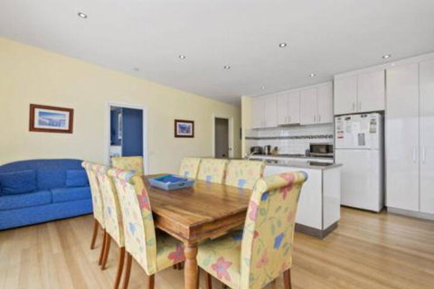 SEA SPECTACULAR Seconds From The Beach! - Accommodation Europe 2