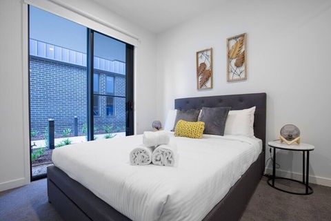 Elegant Stylish Living@mooneeponds Wifi/parking - Events Australia 6