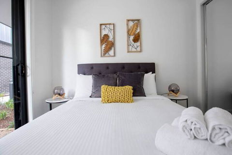 Elegant Stylish Living@mooneeponds Wifi/parking - Events Australia 4