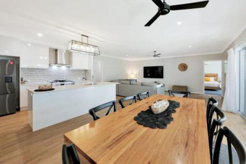 Hamptons At The Point - Accommodation Europe 0