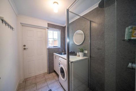 Seascape At Glenelg 3BDRM Luxury WiFi Beach Airport - Events Australia 2