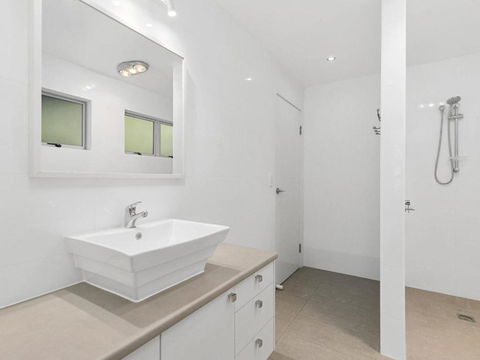 Bombora 5 Bedroom - Tourism Bookings 1