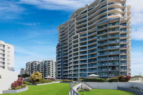 Mant814 - Ocean Views & Sunny Stays - Events Australia 0