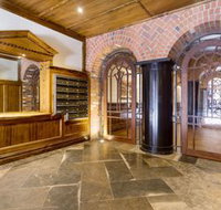 Upscale Polished King Street Suite - Events Australia