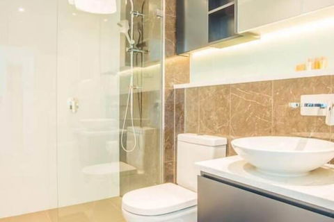 Stunning Waterview Stylish Waterfront Apt In WWP - Accommodation Europe 5