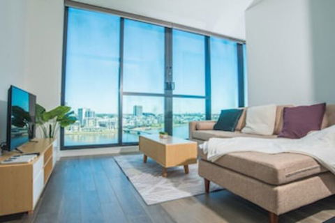 Stunning Waterview Stylish Waterfront Apt In WWP - Accommodation Europe 0