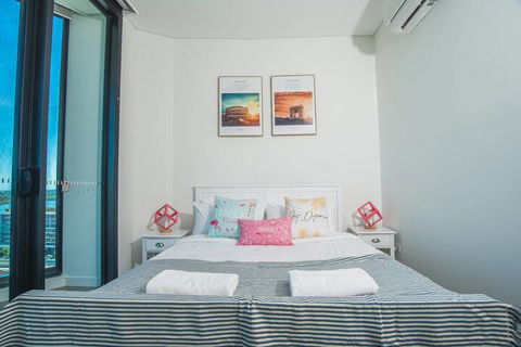 Stunning Waterview Stylish Waterfront Apt In WWP - Accommodation Europe 6