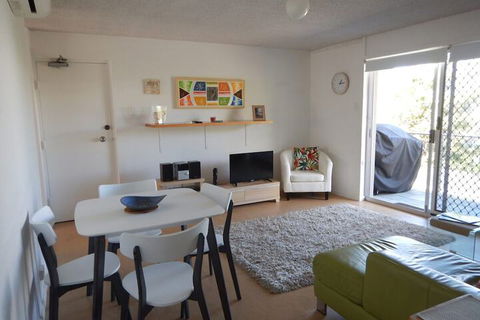 Unit 2 At 4 Pelican Street, Peregian Beach, Noosa Area - Events Australia 4