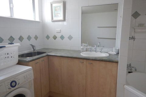 Unit 2 At 4 Pelican Street, Peregian Beach, Noosa Area - Events Australia 2