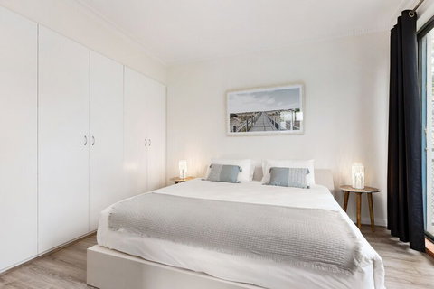 Spacious & Sunny 1 Bdrm In Surry Hills - FOV - Tourism Bookings 4