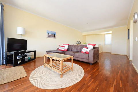 Sunbright 2/5 Petrel Street - Events Australia 6