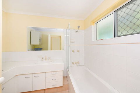 Sunbright 2/5 Petrel Street - Events Australia 5