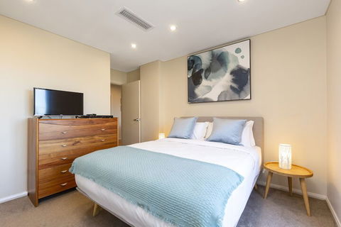2 Bdrm North Sydney With Harbour Views - Tourism Bookings 6