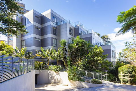 2 Bdrm North Sydney With Harbour Views - Tourism Bookings 1