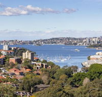 2 Bdrm North Sydney with harbour views - Tourism Bookings
