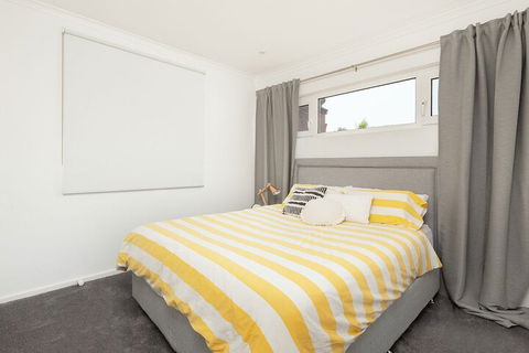 Large Family Home Bondi - Events Australia 4