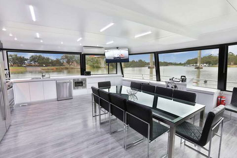 All Seasons Houseboats - Events Australia 7