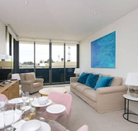 Large Modern 2 Bedroom Apartment Near Lake Claremont - Events Australia
