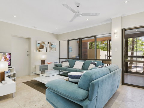 A Superb Location For Enjoying The Best Of Noosa Unit 2 / 69 Noosa Parade - Events Australia 1