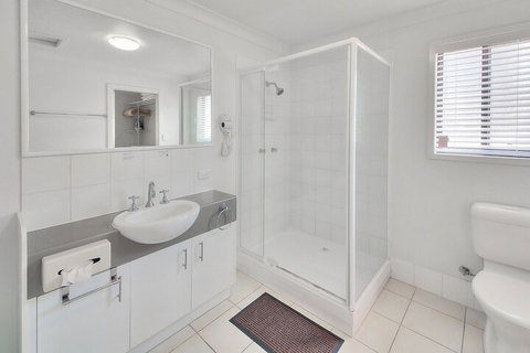 Airtrip Apartment On Russell St - Events Australia 6